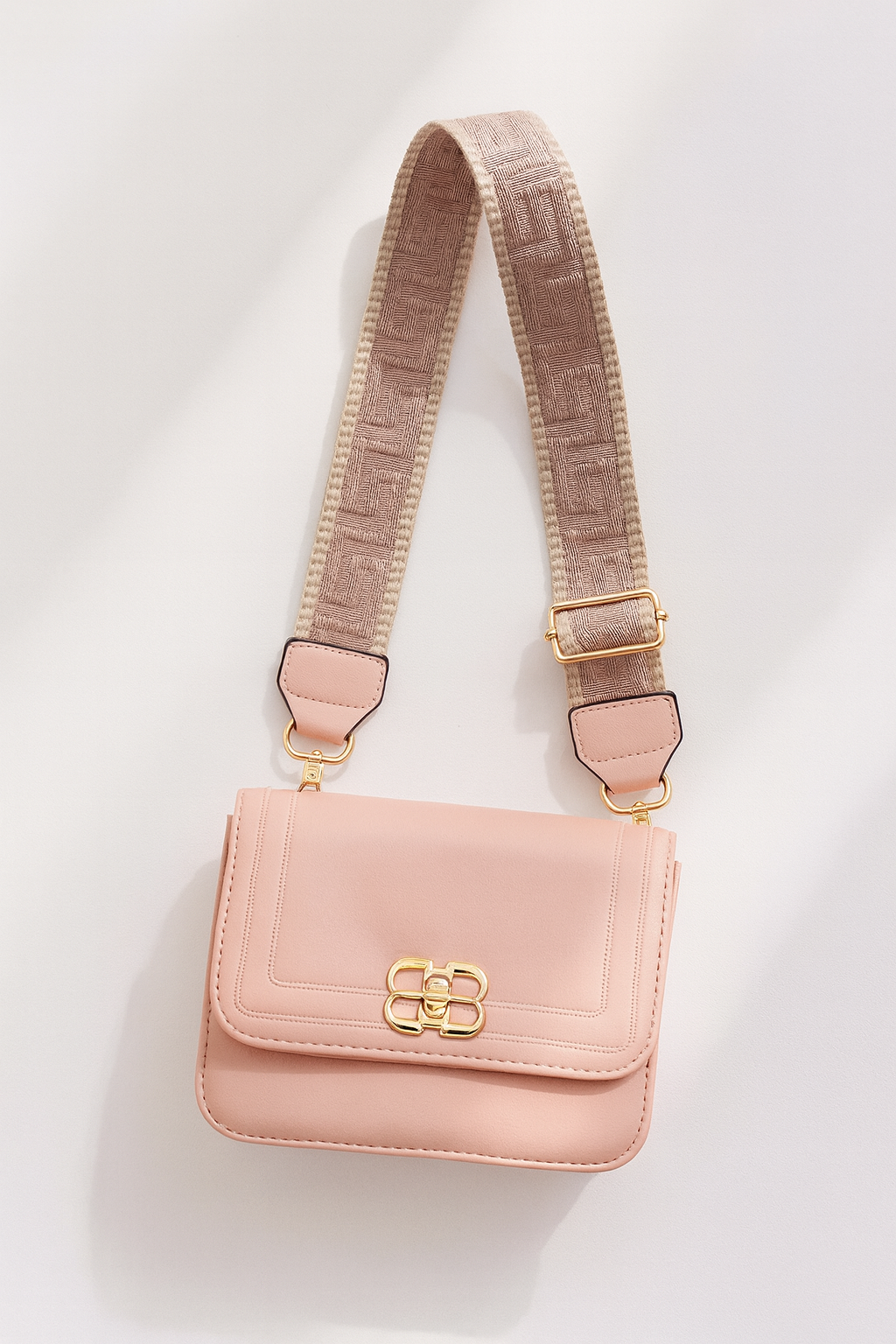 Bolso Crossbody Arena Rosa - Elegancia Urbana en Rosa Nude